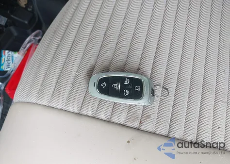 2022 Hyundai Tucson Sel z USA, uszkodzony, nr VIN 5NMJC3AE3NH057663